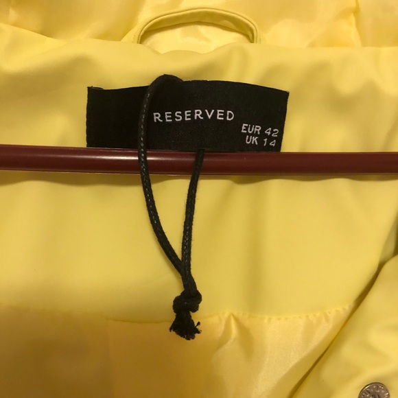 Yellow Raincoat - Picture 5 of 5